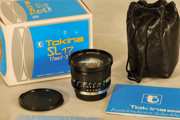 Datei:OM-Tokina 17 3.5 TeamFoto.jpg