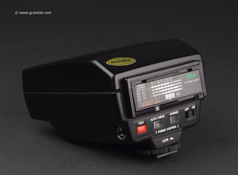 Datei:Olympus T10 Ringblitz + Power Control 1 Grainlab 2.jpg