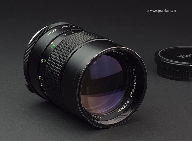 Datei:Vivitar 135 2.8 Grainlab 1.jpg