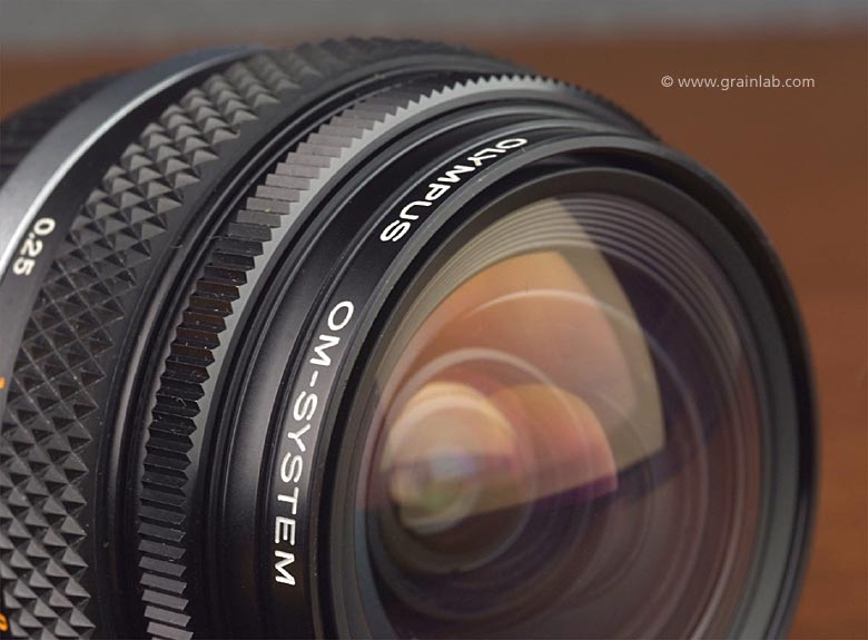 Datei:Zuiko MC 18 3.5 Grainlab 3.jpg