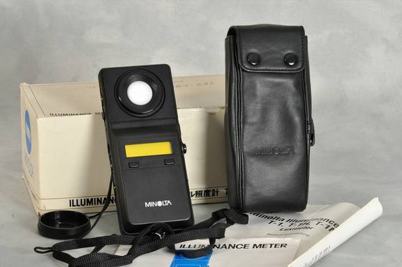 Datei:Minolta Illuminance Meter T-1 teamfoto.jpg