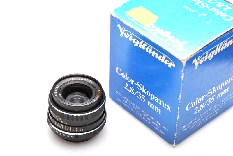 Datei:Voigtlaender 35 2.8 M42 camerafoxx.jpg