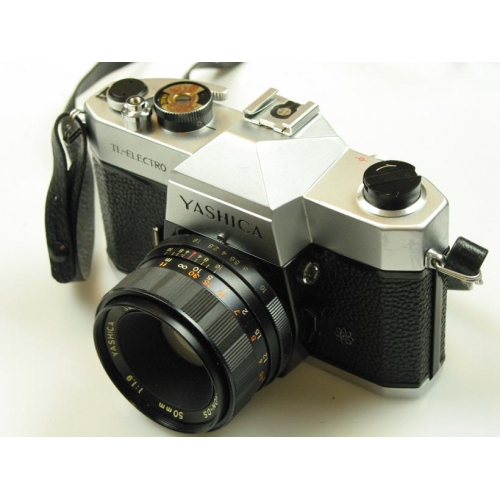 Datei:Yashica TL electro camerafoxx.jpg