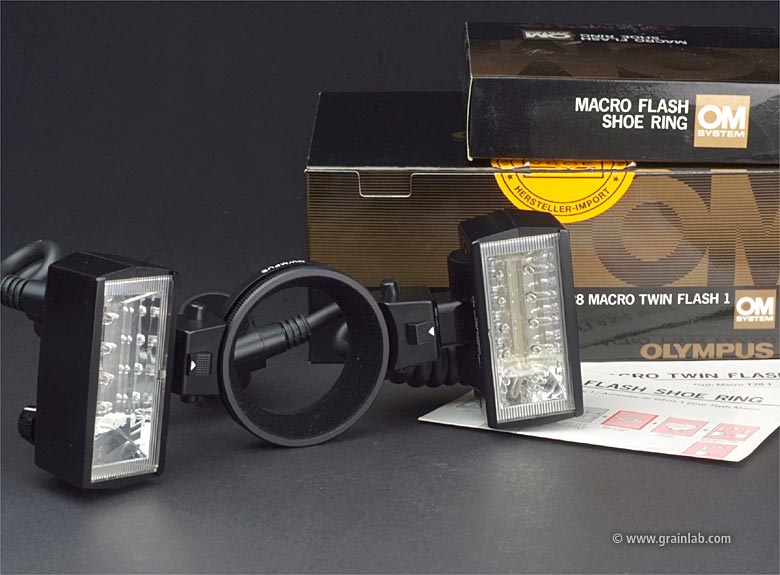 Datei:Olympus T28 Macro-Doppelblitz grainlab.jpg