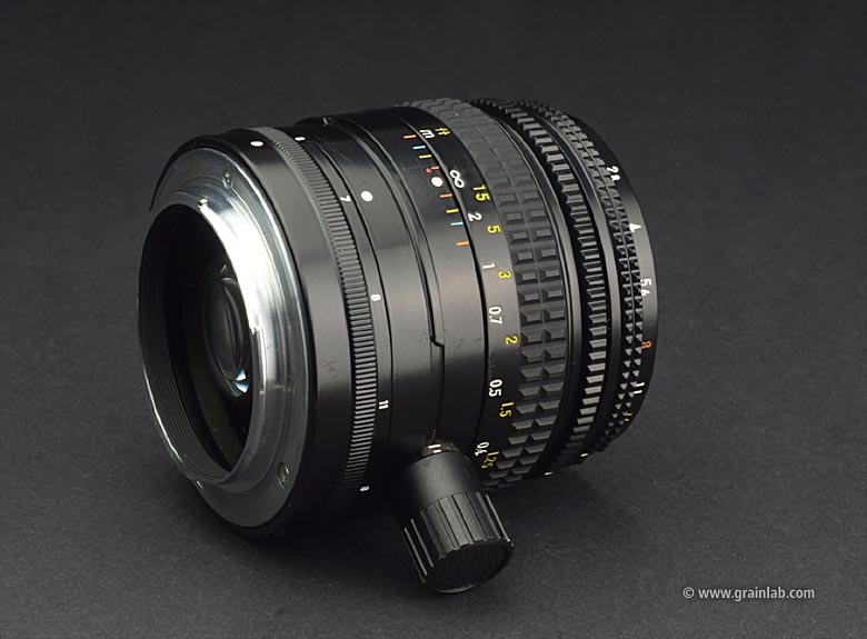 Datei:Nikkor 35 2.8 Shift Grainlab 2.jpg