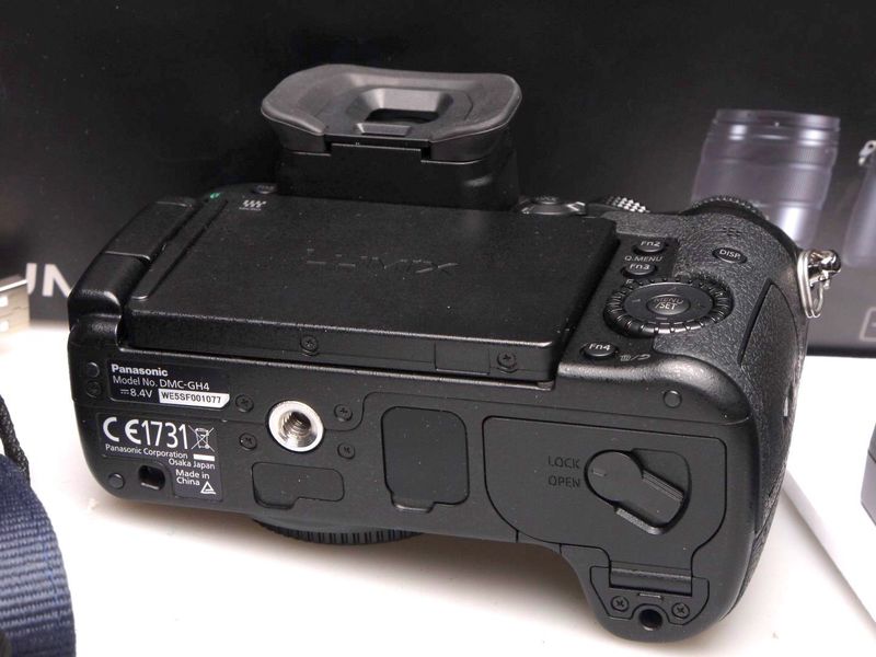 Datei:Lumix DMC-GH4 camerafoxx 5.jpg