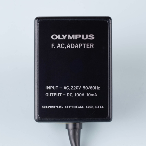 Datei:F.AC Adapter 02.jpg