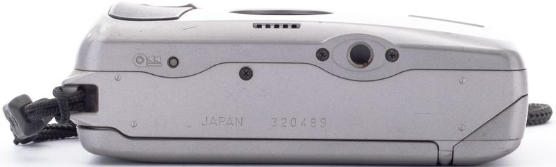 Datei:Yashica T5 Arsenal 3.jpg