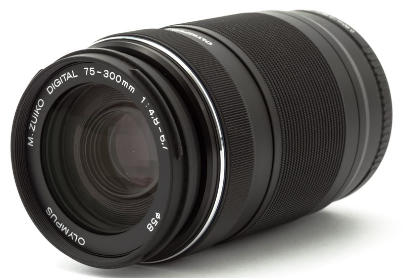 Datei:Olympus mFT 75-300 Arsenal 8.jpg