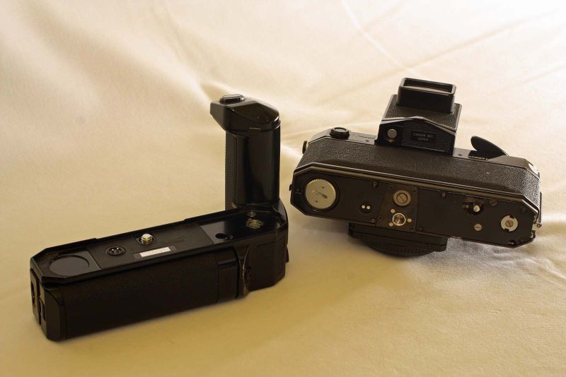 Datei:Canon F-1 und Winder.jpg