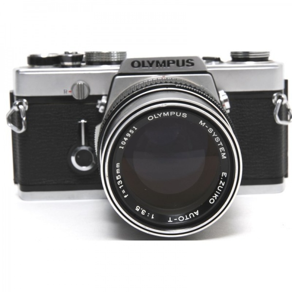 Datei:M-Zuiko 135 3.5 Arsenal 2.jpg