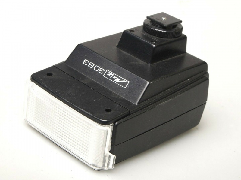 Datei:Mecablitz 30 B-3 camerafoxx.jpg