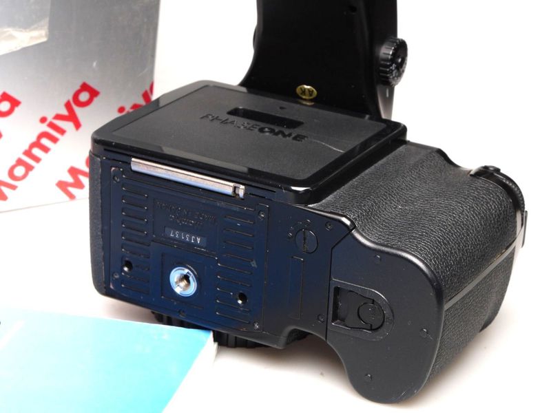 Datei:Mamiya 645 AFD camerafoxx 4.jpg