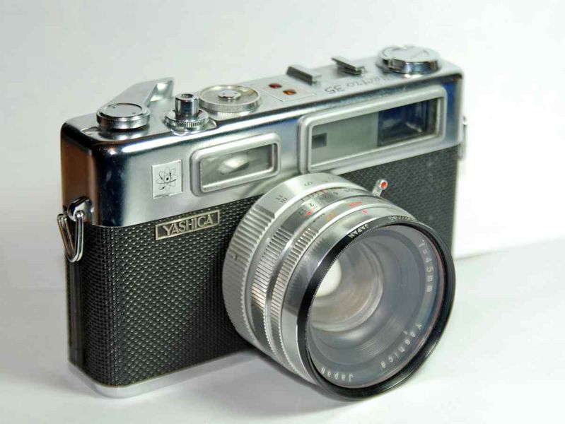 Datei:Yashica Electro 35.JPG