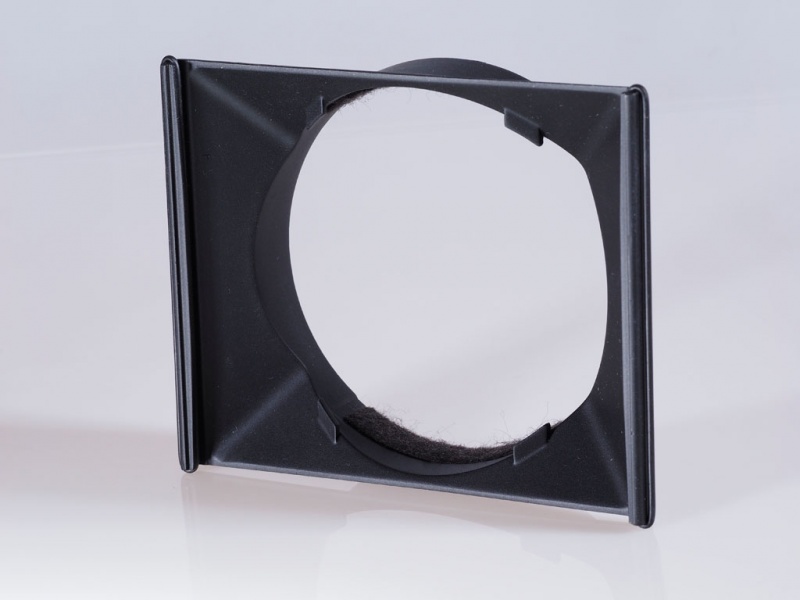 Datei:Helge mZuiko7-14f2,8 Halter 03.jpg