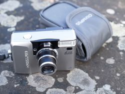 I Zoom 2000 tele.jpg