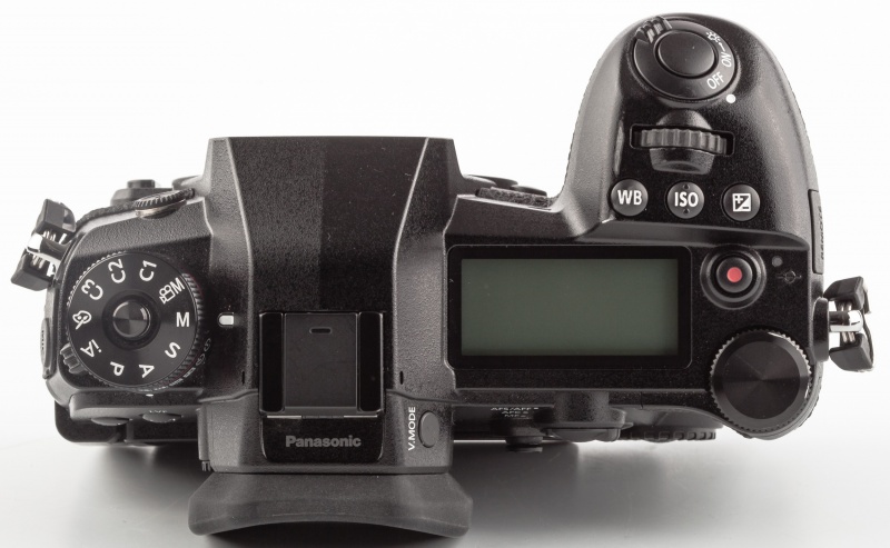 Datei:Lumix G9 Arsenal 4.jpg