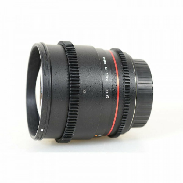 Datei:Walimex 85 t1.5-TeamFoto 3.jpg