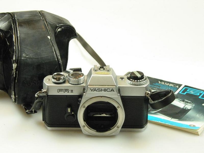 Datei:Yashica FR II camerafoxx.JPG