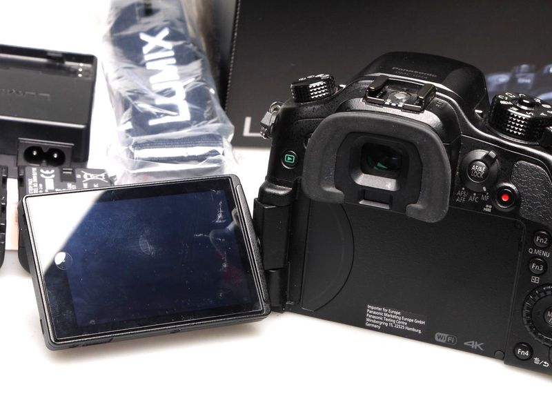 Datei:Lumix DMC-GH4 camerafoxx 7.jpg