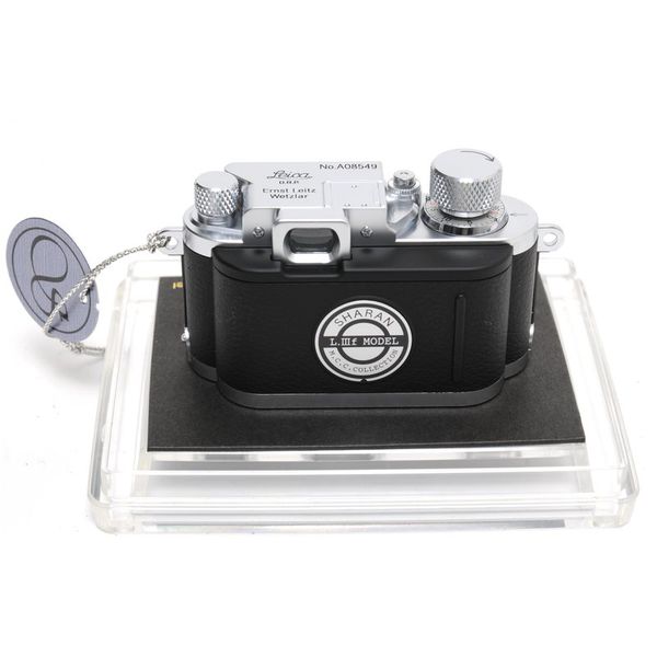 Datei:Sharan Leica IIIf Arsenal 2.jpg