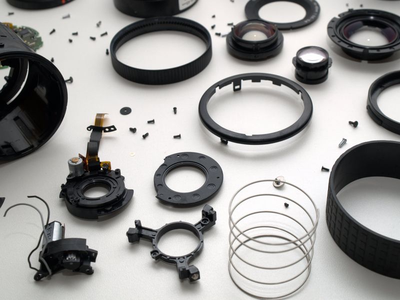 Datei:Zuiko 14-45 einzelteile detail 2.jpg