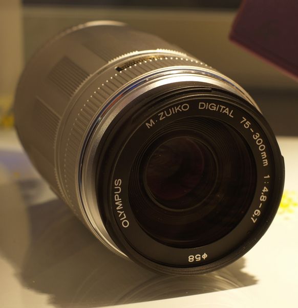 Datei:Zuiko 75-300mm.JPG