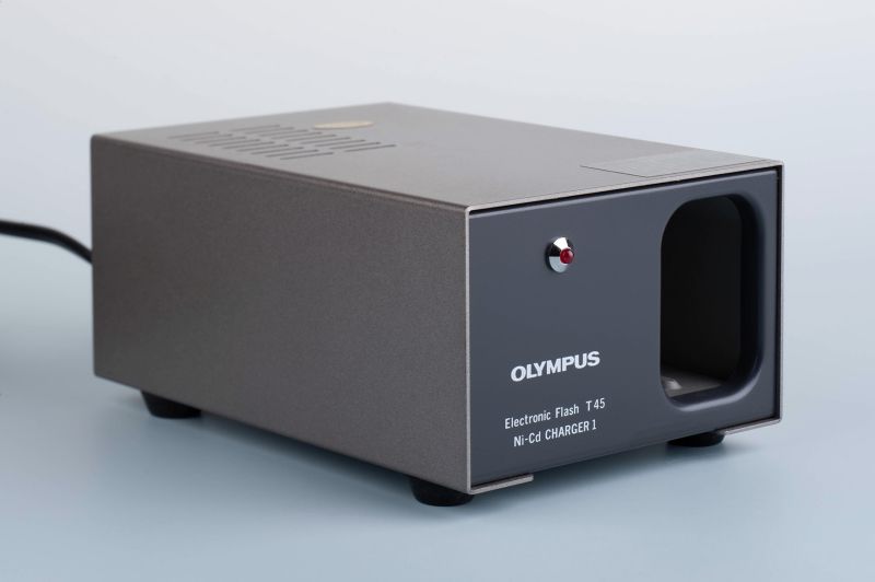 Datei:Ni-Cd Charger 1 02.jpg