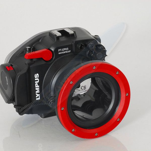 Datei:Unterwassergehaeuse PT-EP03 TeamFoto 2.jpg