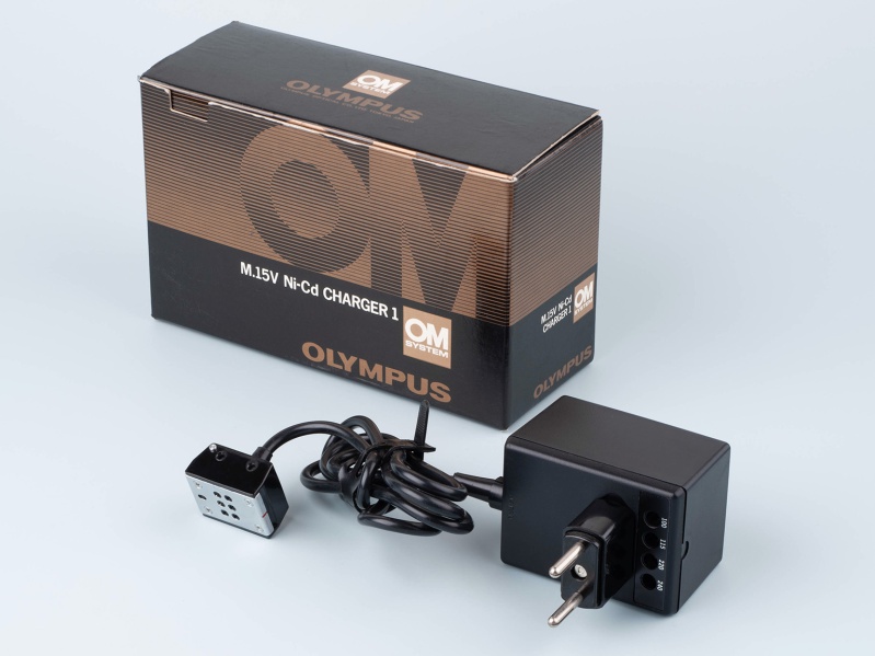 Datei:M.15V Ni-Cd Charger 1 03.jpg