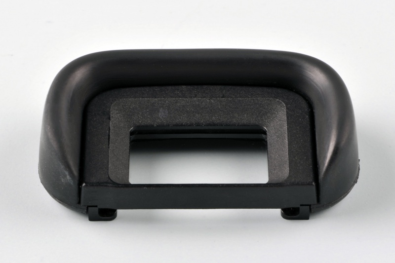 Datei:OM Eyecup 2 front.jpg