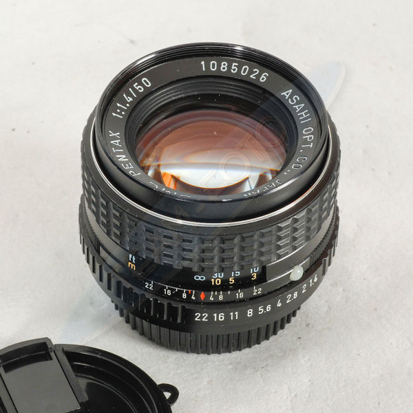 Datei:SMC Pentax 50 1.4 TeamFoto.jpg