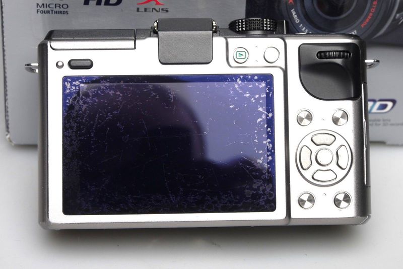 Datei:Lumix GX1 camerafoxx 4.jpg