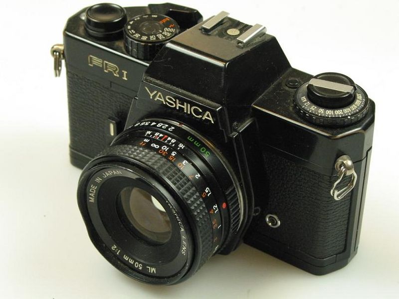 Datei:Yashica FR I camerafoxx.JPG