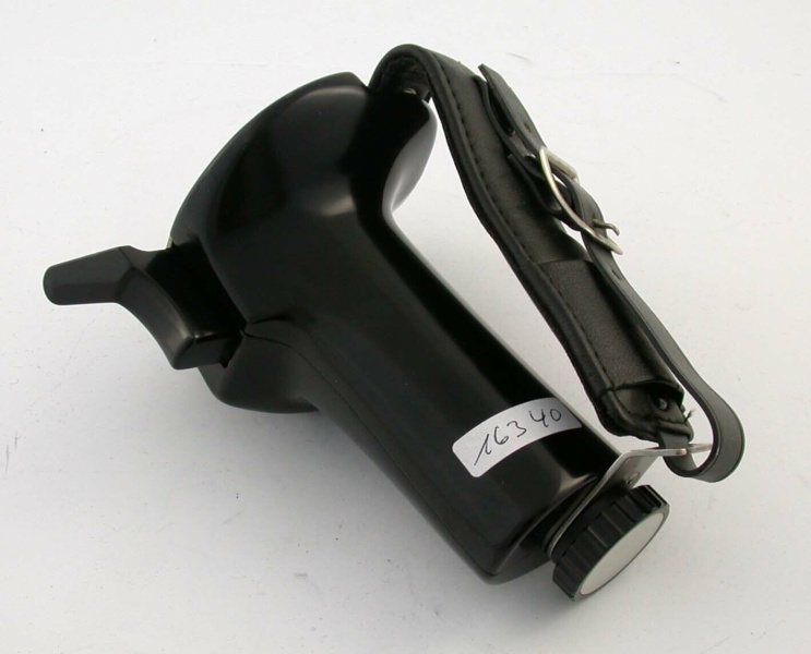 Datei:Mamiya-TLR Pistol1 Brell 2.jpg