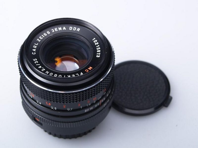 Datei:MC Flektogon 35 2.4 camerafoxx.jpg