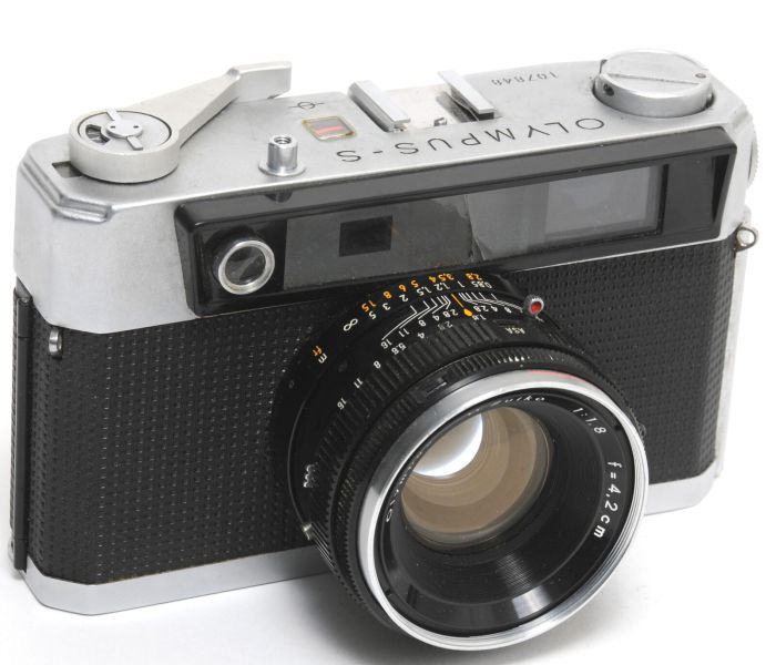 Datei:Olympus-S Arsenal 1.jpg