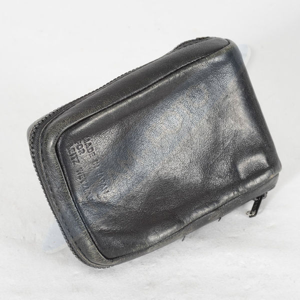 Datei:Leica CL Tasche TeamFoto 2.jpg