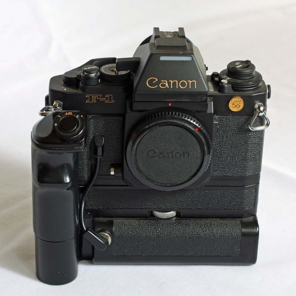 Datei:Canon New F-1 50th 1.jpg