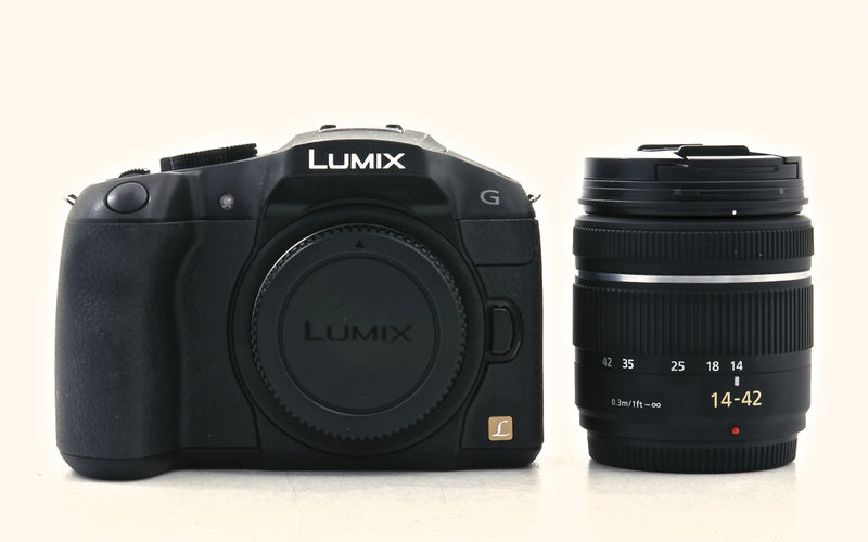 Datei:Lumix DMC-G6 sw Arsenal 2.jpg