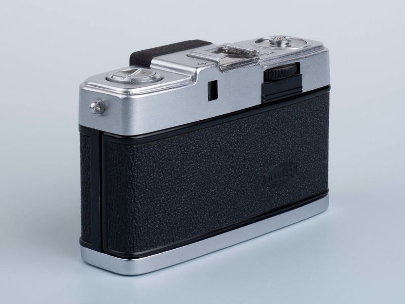 Datei:Olympus Pen S chrome 02.jpg
