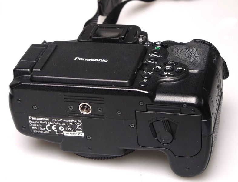 Datei:Panasonic DMC-L10 camerafoxx 6.jpg