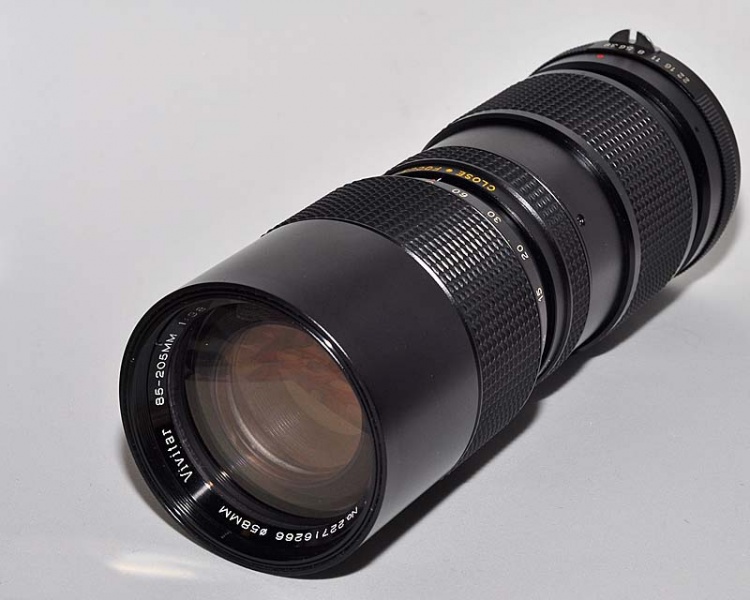 Datei:Vivitar 85-205 3.8 Motsch.jpg