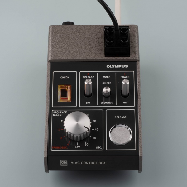 Datei:M.AC Control Box Controls 01b.jpg