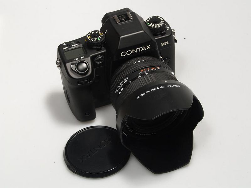Datei:Contax N1 camerafoxx.jpg