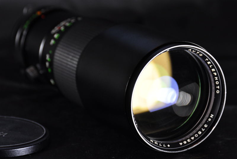 Datei:Vivitar 5,6 400mm TX a.JPG