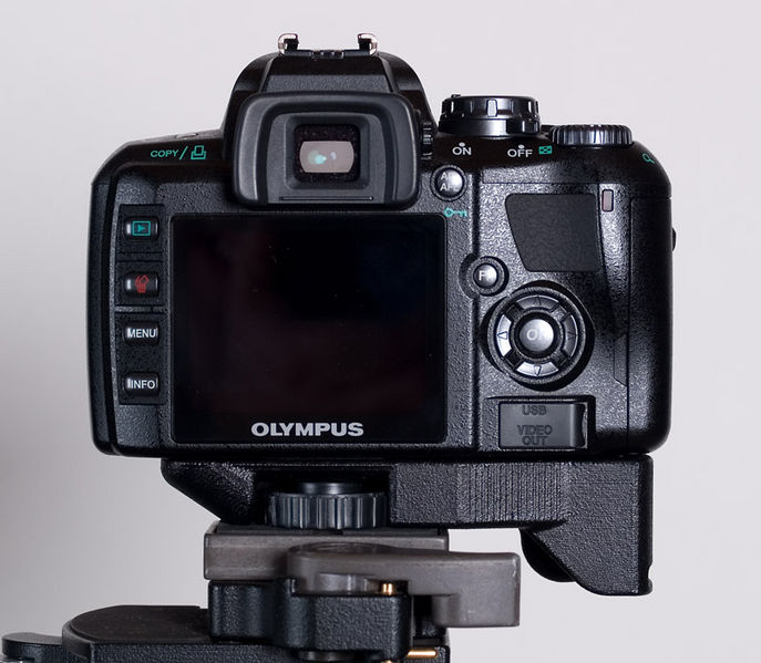 Datei:E-400-Griff real 03.jpg