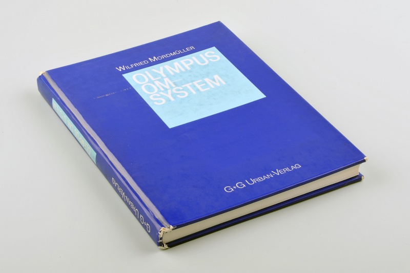 Datei:Buch Mordmüller OM-SYSTEM.jpg