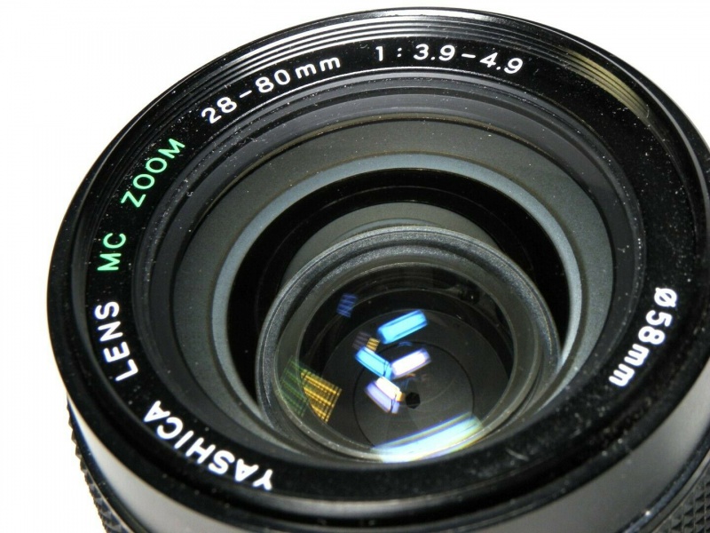 Datei:Yashica MC 28-80 camerafoxx 3.jpg