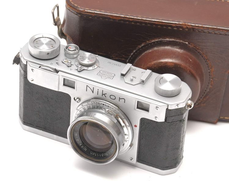 Datei:Nikon I Arsenal.jpg